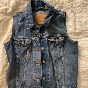 Levi’s denim vest